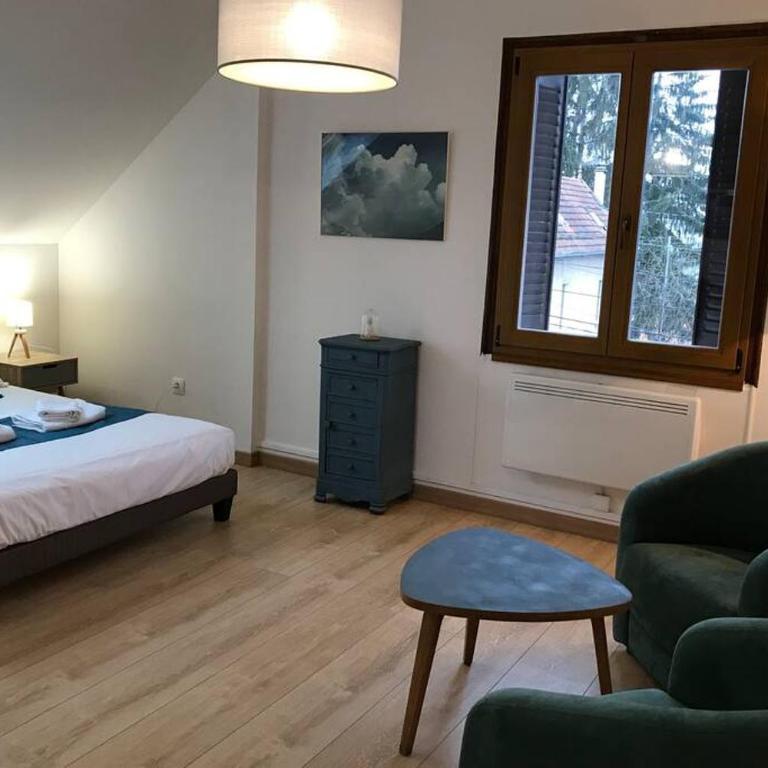 LE COTEAU - centre ville, jardin & parking! - Two-Bedroom Apartment - 8