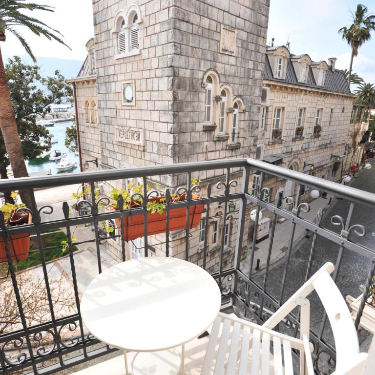 Apartments Jelena Skver - Double Room with Balcony - 1