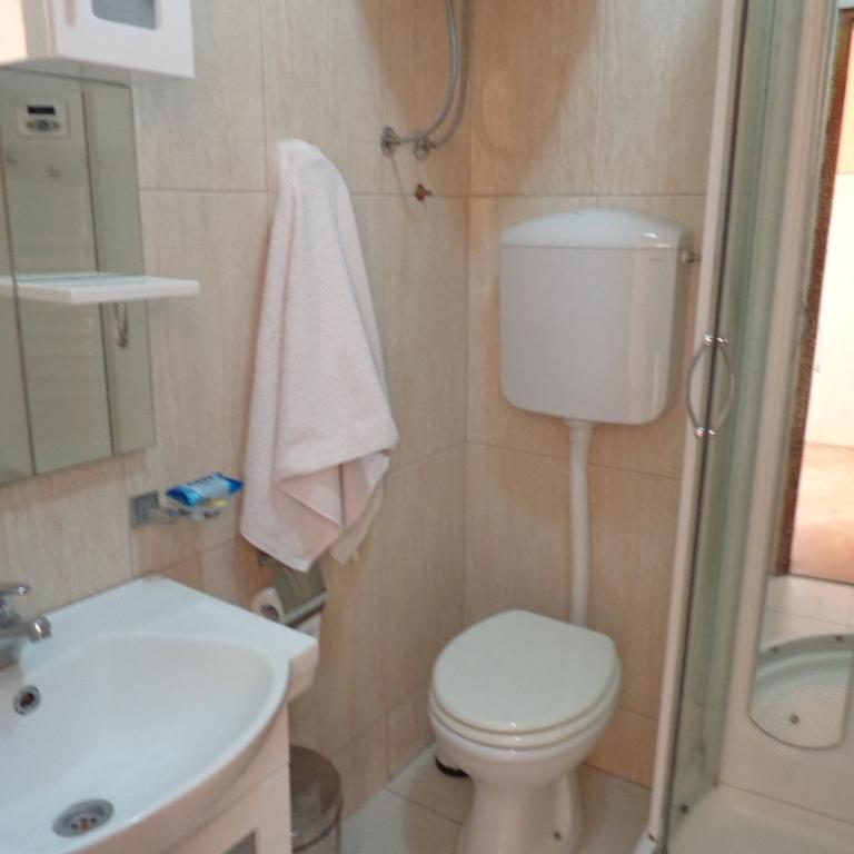 Nikić Apartments - One-Bedroom Apartment with Balcony and Sea View (2 Adults) - 7