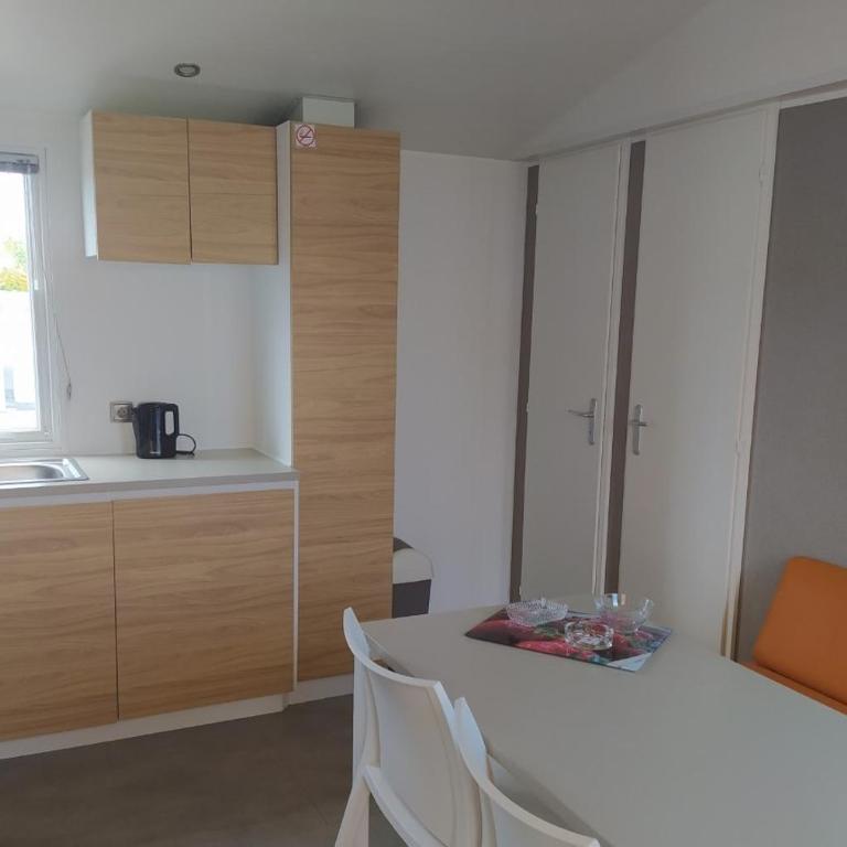 Mobile Homes by KelAir at Camping Les Genets - Bungalow Standard - 3