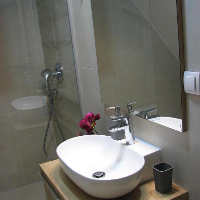 B&S Apartments - One-Bedroom Apartment - 24