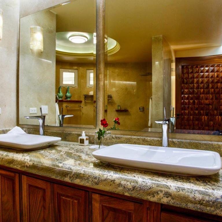 Fully Staffed, Beach frontage Luxury Villa - Villa - 30
