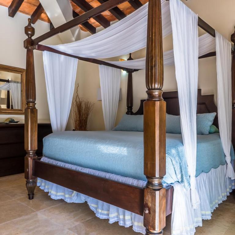 Fully Staffed, Beach frontage Luxury Villa - Villa - 71