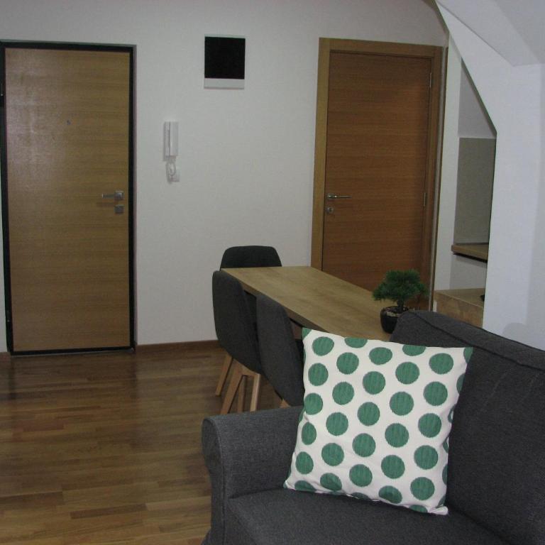 B&S Apartments - One-Bedroom Apartment - 17