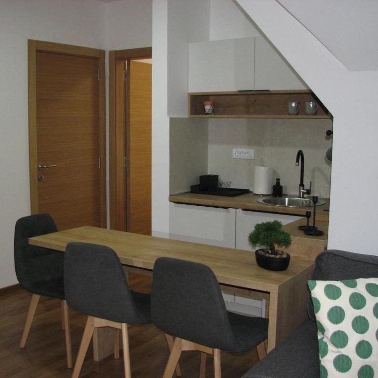 B&S Apartments - One-Bedroom Apartment - 16