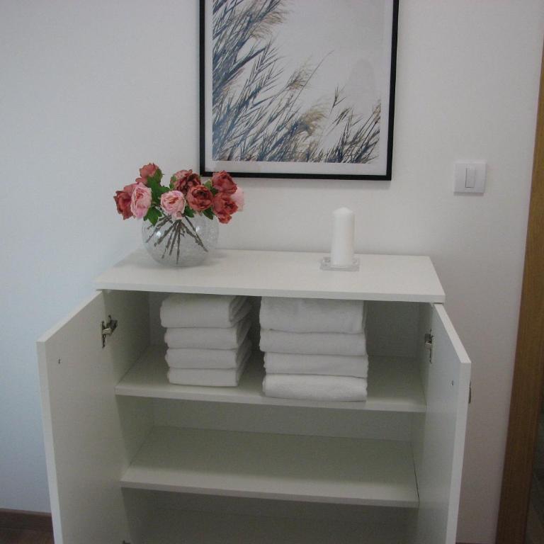 B&S Apartments - One-Bedroom Apartment - 11