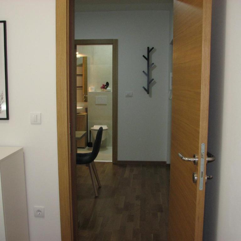 B&S Apartments - One-Bedroom Apartment - 10