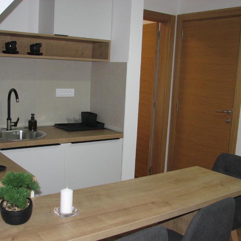 B&S Apartments - One-Bedroom Apartment - 14
