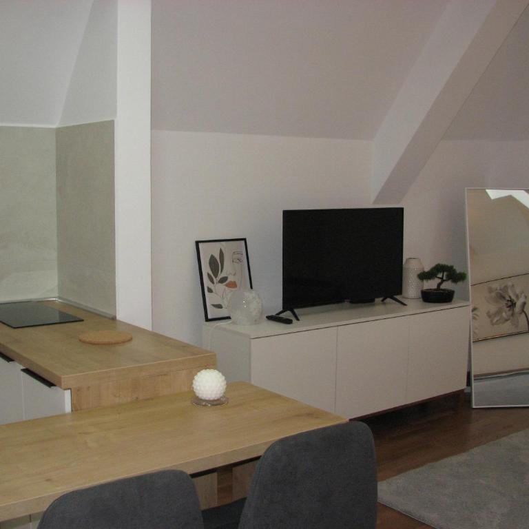 B&S Apartments - King Studio - 13