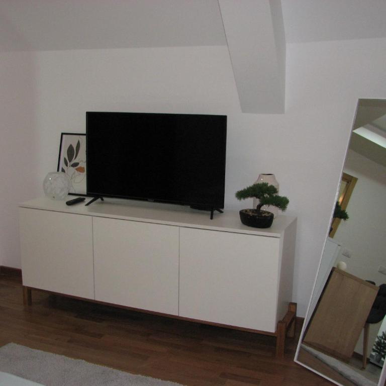 B&S Apartments - King Studio - 7