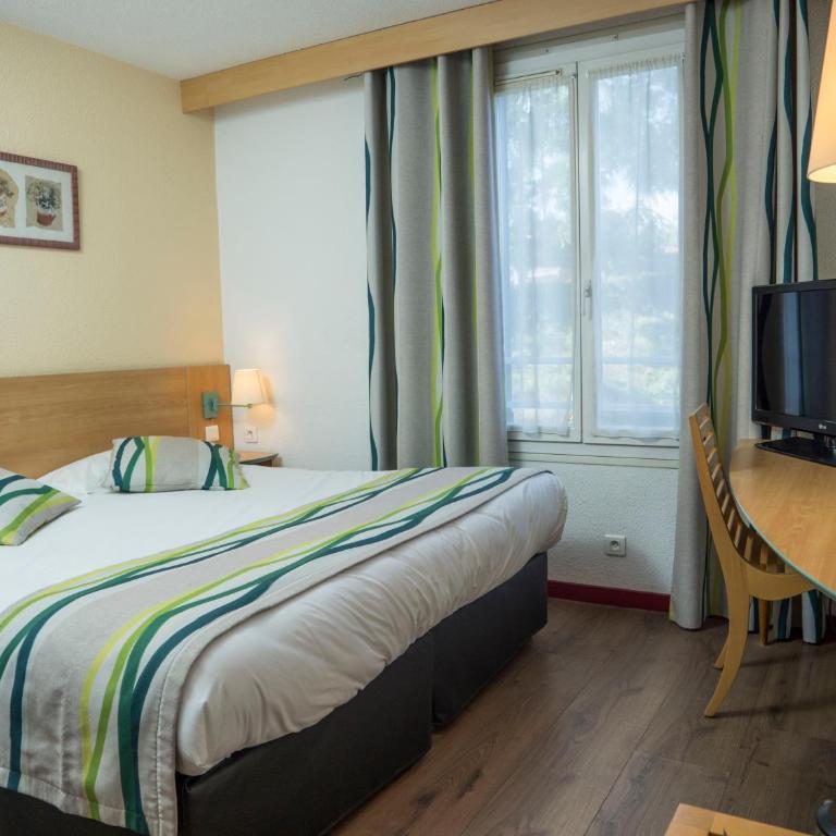 Logis Hotel Uzès Pont du Gard - Chambre Lit King-Size Standard - 3