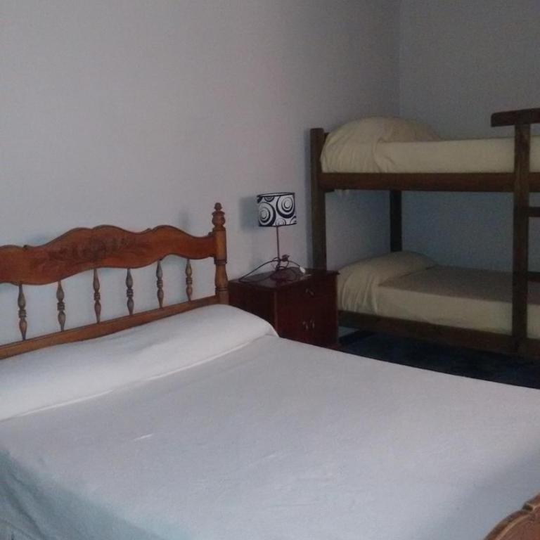 Hostel Calle 21 - Quadruple Room with Balcony and Sea View - 1