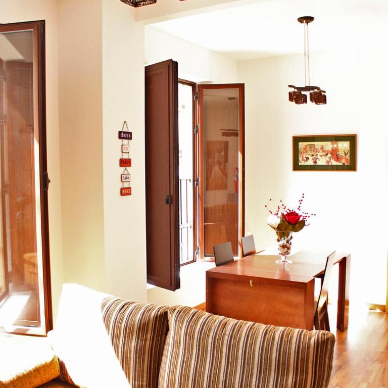 Apartamentos Casa de la Lonja - One-Bedroom Apartment.C/ San Jerónimo 2 - 3