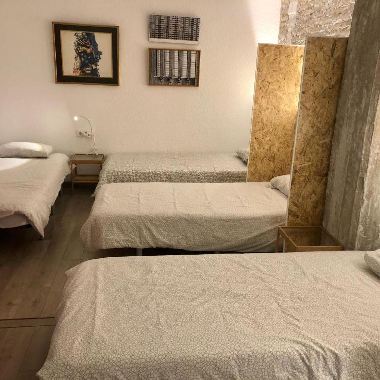 Art&Flats Hostel - Bed in 5-Bed Female Dormitory Room - 2