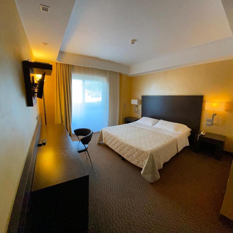 E' Hotel - Camera Matrimoniale Comfort - 2
