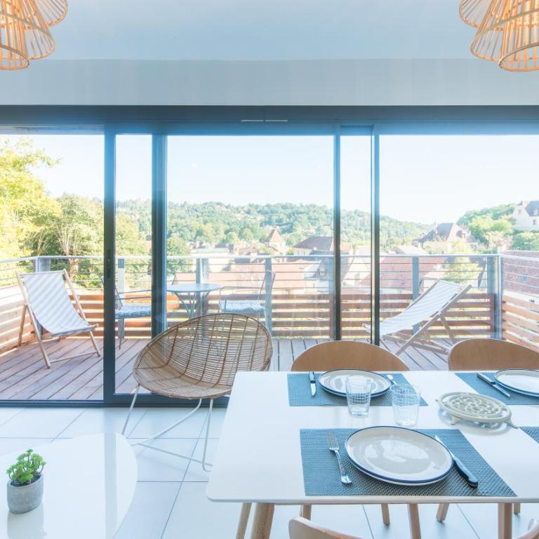 SWEET HOME Balcon Terrasse parking privé et linge compris - Apartment with Balcony - 5