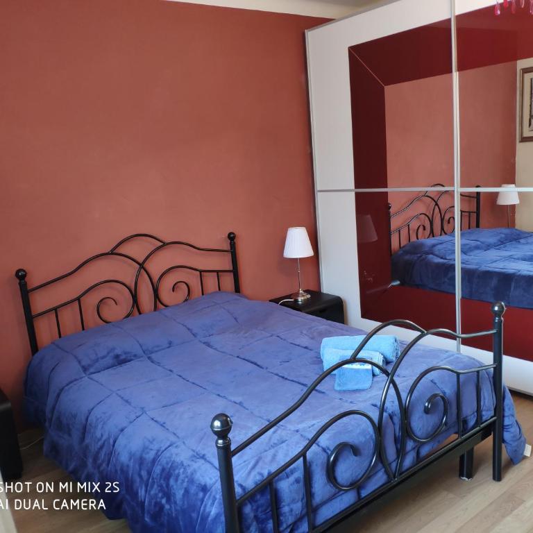 Colmar "Room" chambre privée chez l'habitant,parking voiture devant la maison,garage moto et vélo,petit déjeuner - Chambre Double - Vue sur Jardin - 1