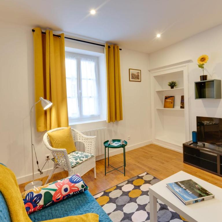 Le Paquier 23 - Charming apartment in the heart of the Old Town 150m fr - Apartment - 8