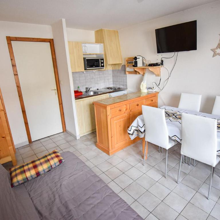 Le Pied des Pistes A13, Joli Studio tout confort 4 pers, vue vallée imprenable, DRAPS NON COMPRIS - Studio - Vue sur Montagne - 5