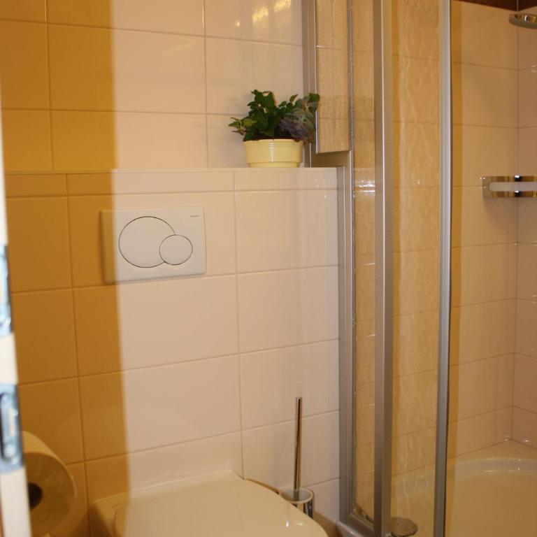 Zimmervermietung Babsy - Standard Doppelzimmer mit Balkon - 8