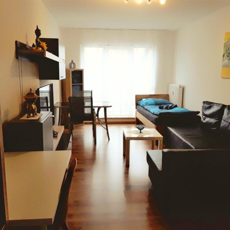 Private apartments close to subway - Deluxe Apartment - 2
