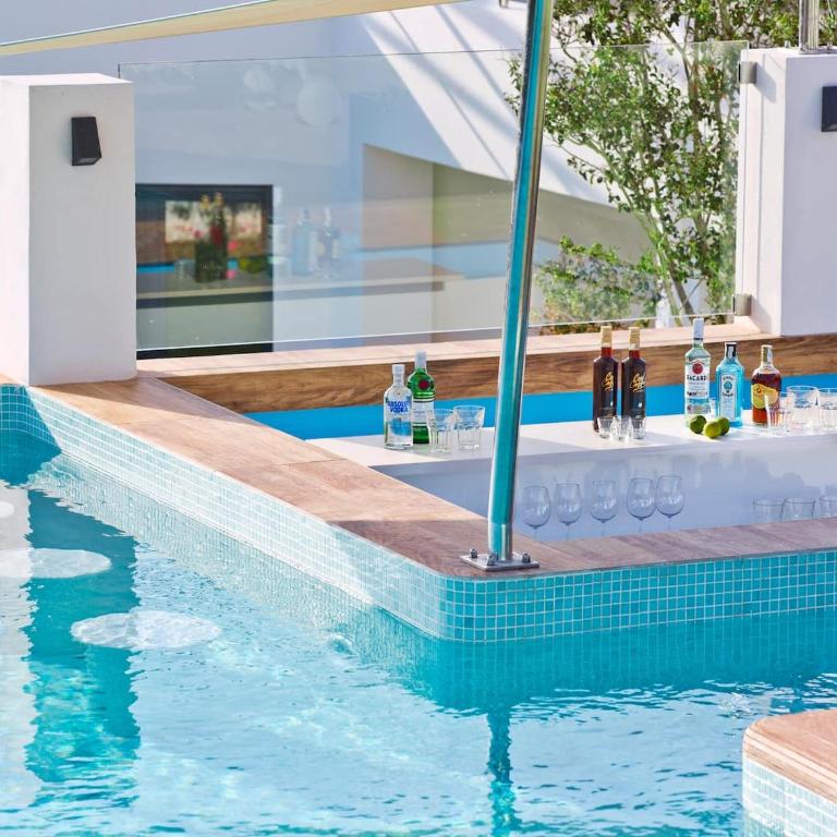 Extravagant 8 BDRM Villa In Marbella, Beachside - Villa - 7