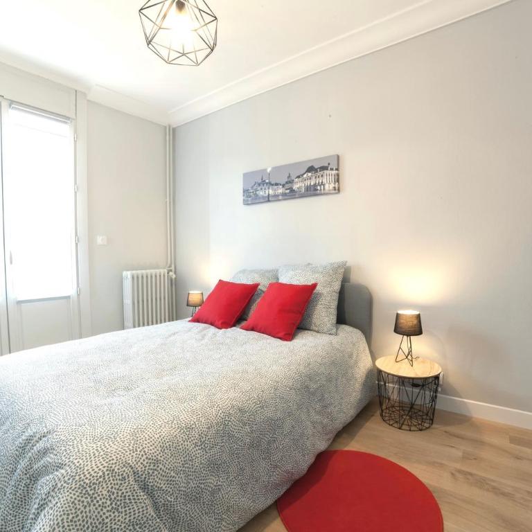 PRESTIGELOC - Business & Confort - 3 Grandes Chambres, 2 SDB, Hyper Centre - Three-Bedroom Apartment - 2