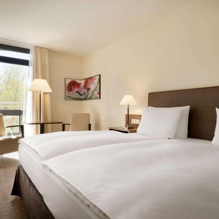 Ramada Nürnberg Parkhotel - Chambre Lit King-Size avec Canapé-Lit - Non-Fumeurs - 1