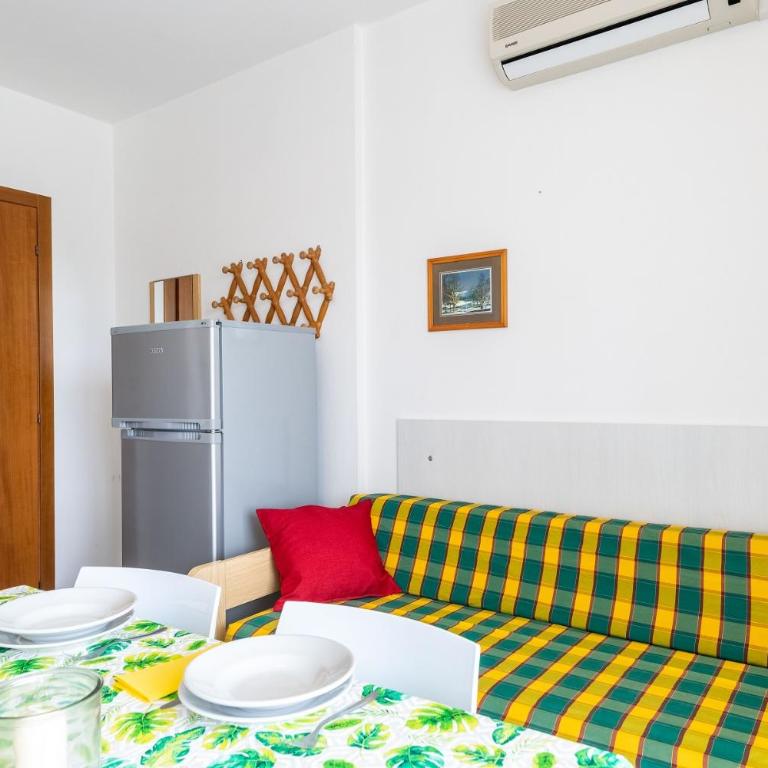 Sporting - Two-Bedroom Apartment with Balcony - 7