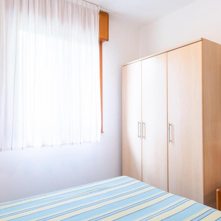 Sporting - Two-Bedroom Apartment with Balcony - 11