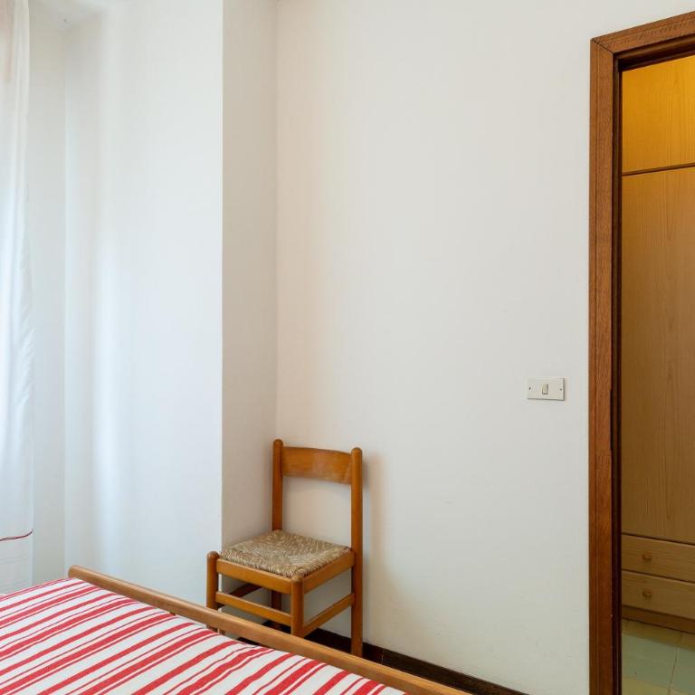 Sporting - One-Bedroom Apartment with Balcony - 7