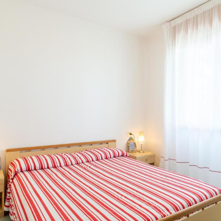 Sporting - One-Bedroom Apartment with Balcony - 9