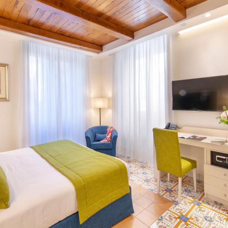 Maison Amalia - Deluxe Double or Twin Room with City View - 6