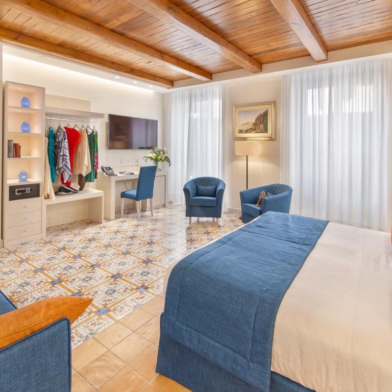 Maison Amalia - Deluxe Double or Twin Room with Balcony - 2