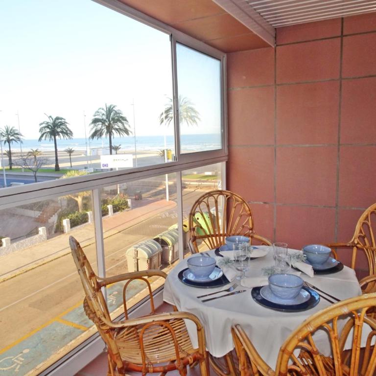 CAPRI GANDIA PRIMERA LÍNEA - Alquiler solo familias - Apartamento de 2 dormitorios - 2