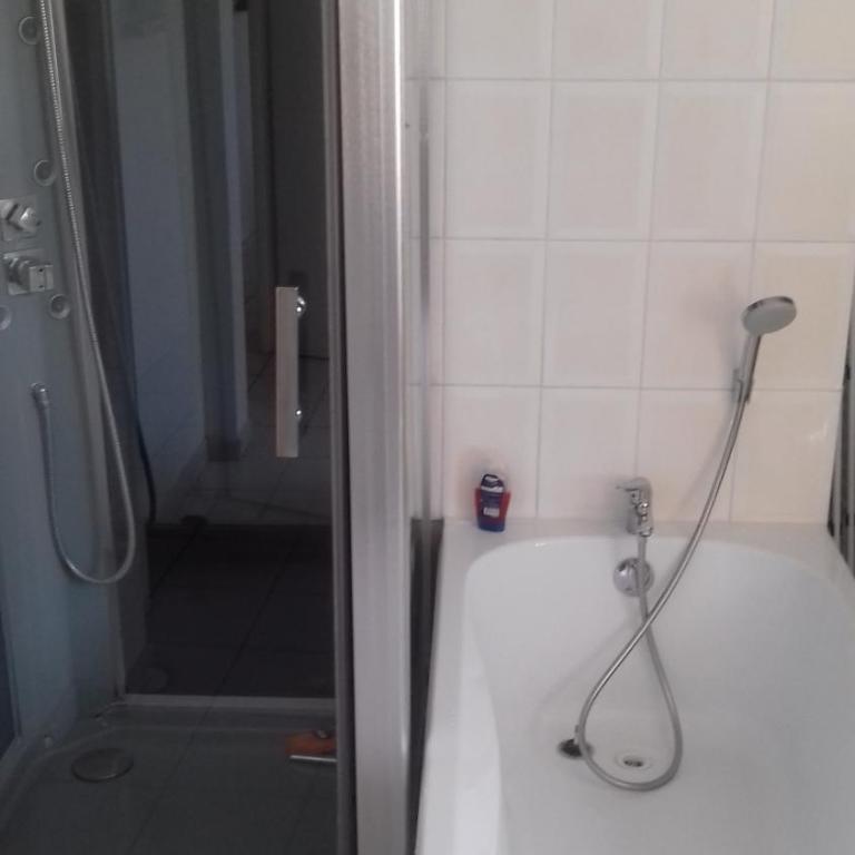 venez visitez calais - Chambre Double avec Salle de Bains Commune - 3