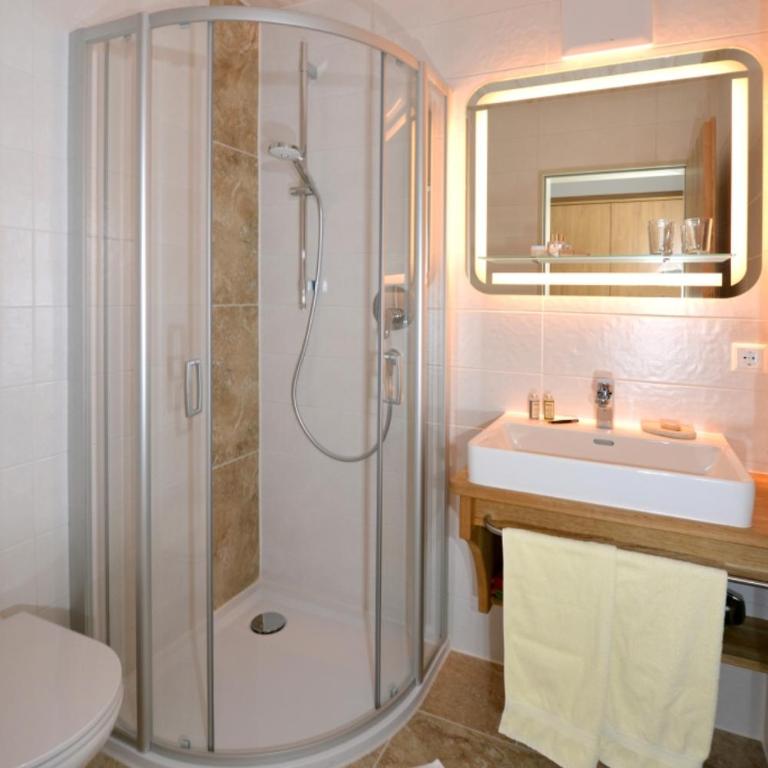 Gästehaus Sonnenhang - Apartment mit Balkon - 11
