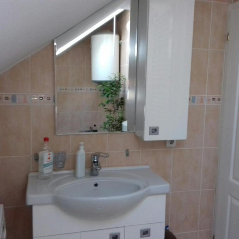 APARTMANI Emerald Dream - Standardna Dvokrevetna Soba sa Bračnim Krevetom - 4