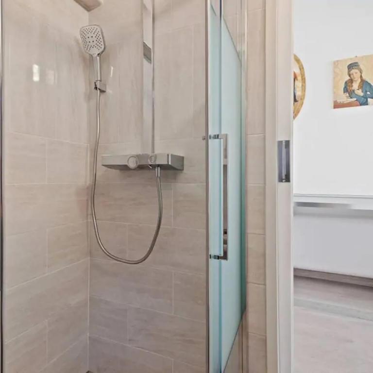 HostMe flat Metro Spagna - Appartamento con 1 Camera da Letto - 12