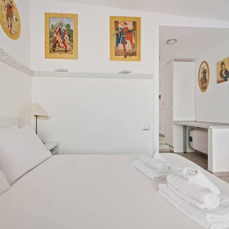 HostMe flat Metro Spagna - Appartamento con 1 Camera da Letto - 3