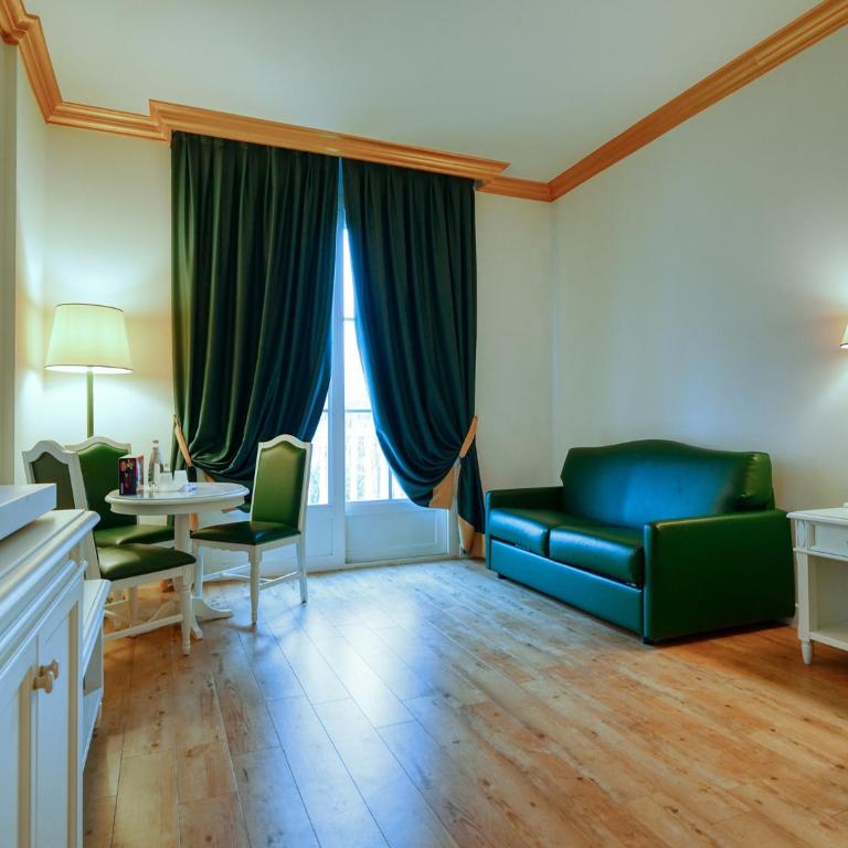 Gardaland Hotel - Junior Suite - 1