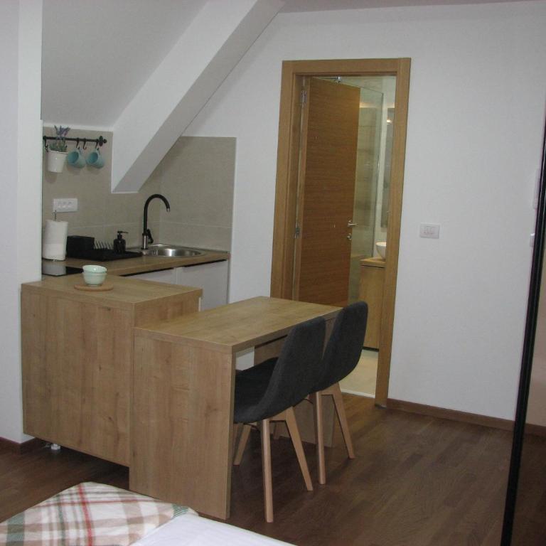 B&S Apartments - King Studio - 9