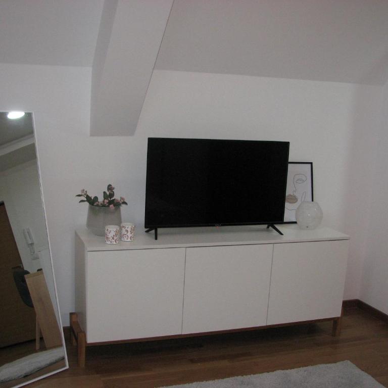 B&S Apartments - King Studio - 8
