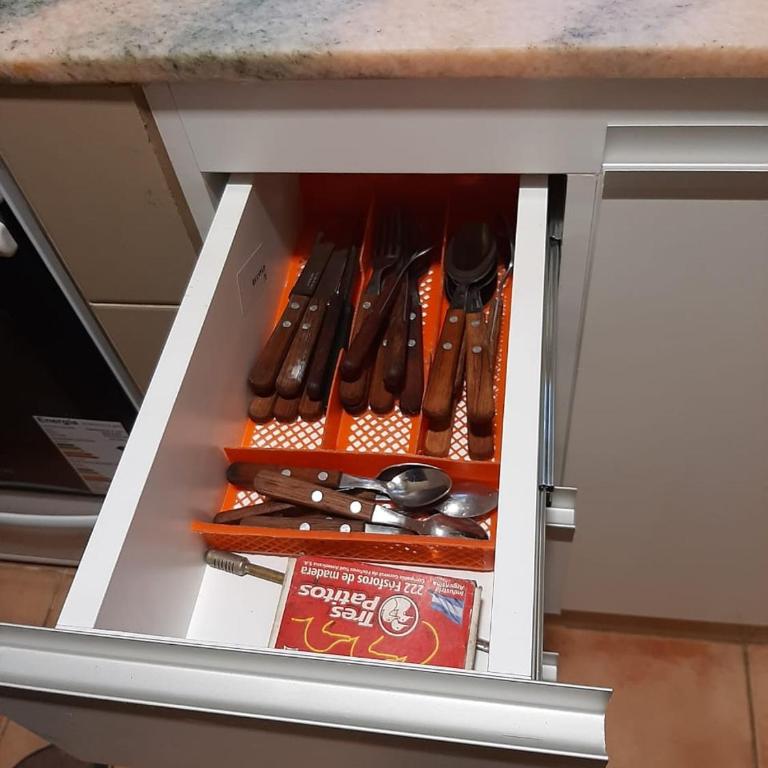 Cálido dpto de 2 ambientes con parrilla y cochera en zona residencial de Punta Mogotes - Apartamento de 1 dormitorio - 11