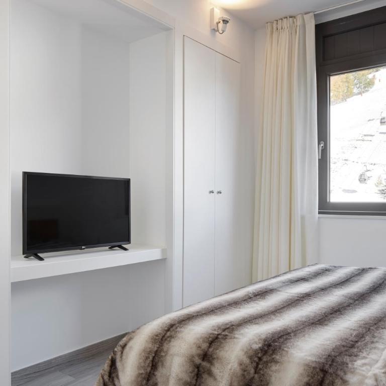Irissa by FeelFree Rentals - Two-Bedroom Apartment - 12