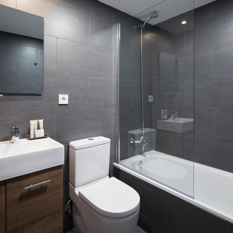 Irissa by FeelFree Rentals - Two-Bedroom Apartment - 14