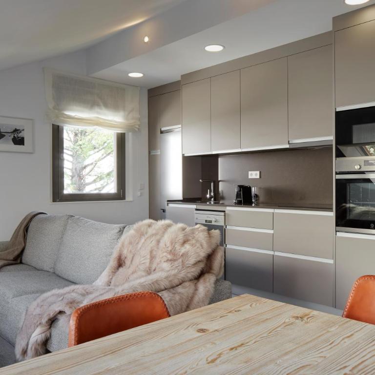 Irissa by FeelFree Rentals - Two-Bedroom Apartment - 6