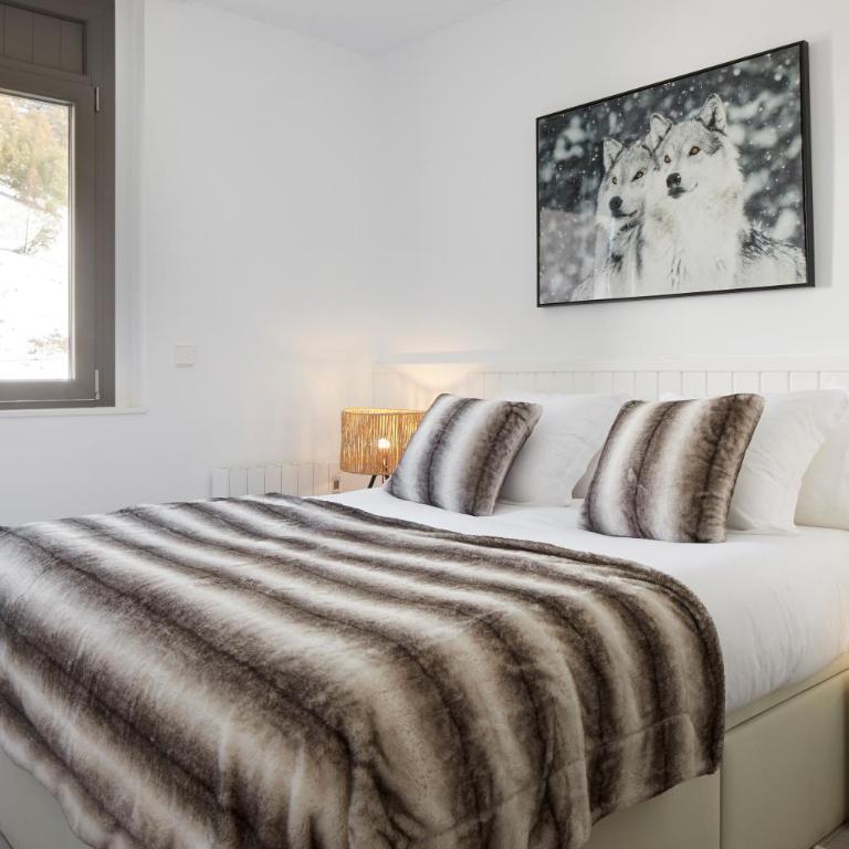 Irissa by FeelFree Rentals - Two-Bedroom Apartment - 11