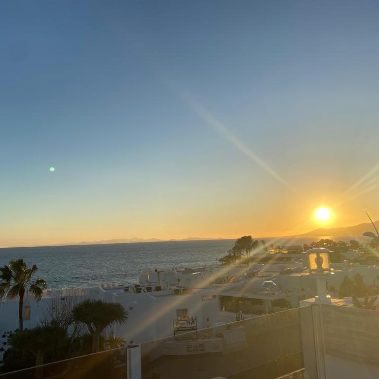 Luxury Two Bed Seaviews - Apartment with Sea View - 18