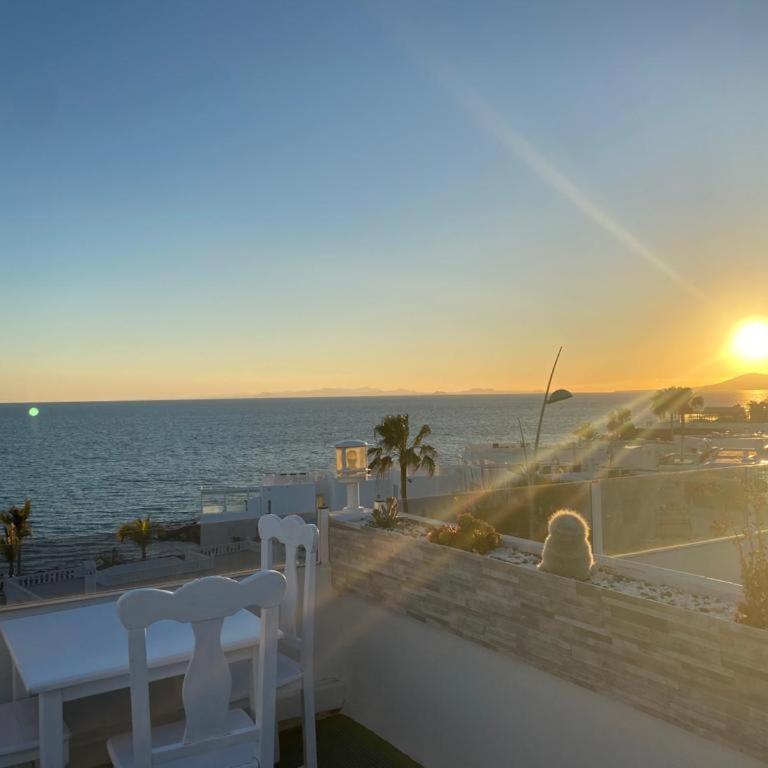 Luxury Two Bed Seaviews - Apartment with Sea View - 21